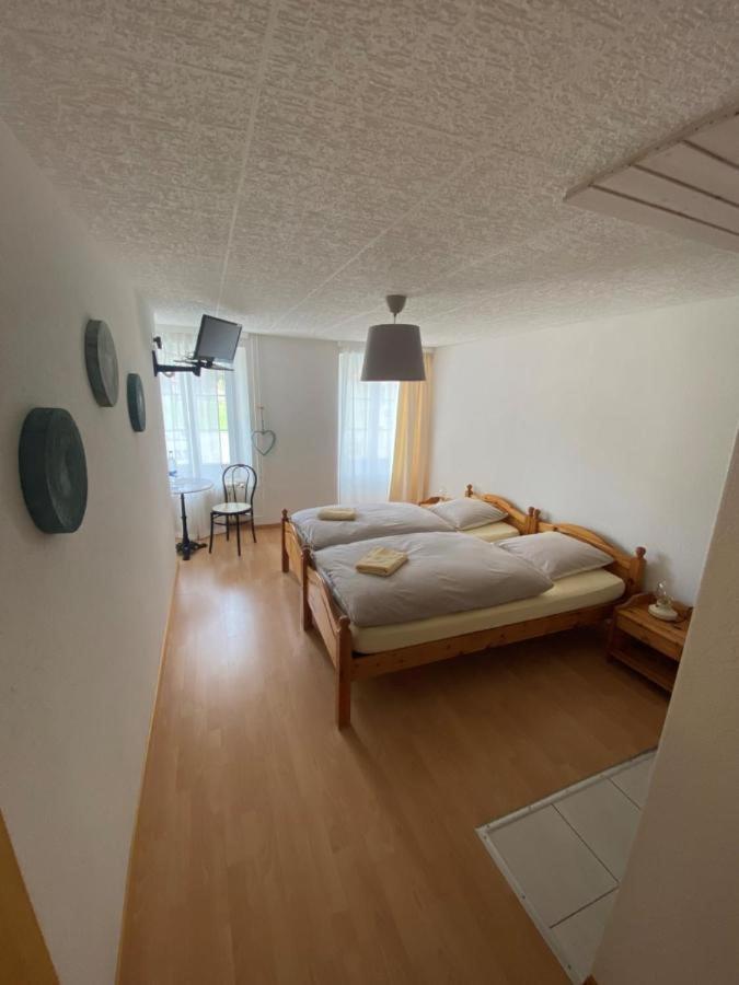 Hotel-Restaurant Des 3 Coeurs Vaulion Esterno foto